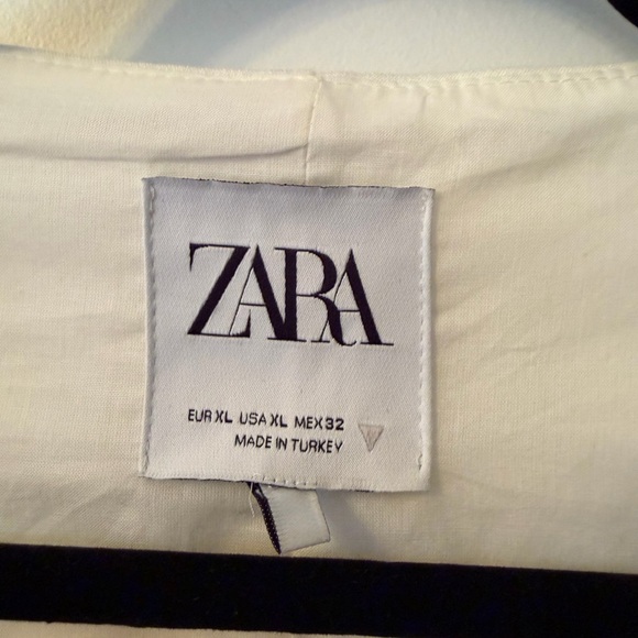 Zara Women's Cream and White Linen Blend Vest, Three Button - XLARGE - Picture 3 of 6